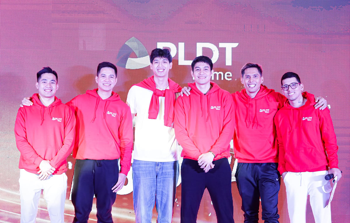 All stars at Gamefest 2024 during the PLDT Home Fiber Fastbreak Cebu leg: TNT Tropang Giga players Kib Montalbo, RR Pogoy, and Calvin Oftana; Gilas Pilipinas ace Carl Tamayo; PBA star-turned-politician Dondon Hontiveros; and former collegiate basketball player and now content creator Mikee Reyes as host.